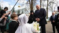 Президент Республики Беларусь  зажег пасхальную свечу в Толочине